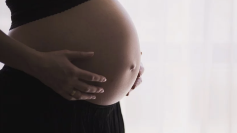 Toxicité Chloroquine-Azithromycin une crise de nerf française : étude sur 755 femmes enceintes